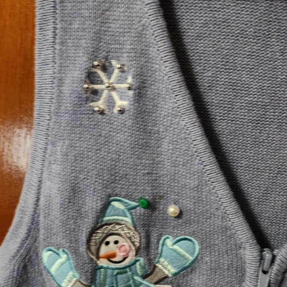 Women's Petite CB Collections Embroidered Snowman Zip Up Sweater Vest - Picture 2 of 9